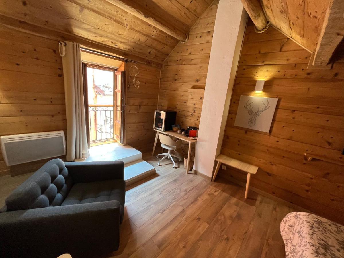 Suite "Chalet" Dans Maison De Village La Brigue Exterior photo