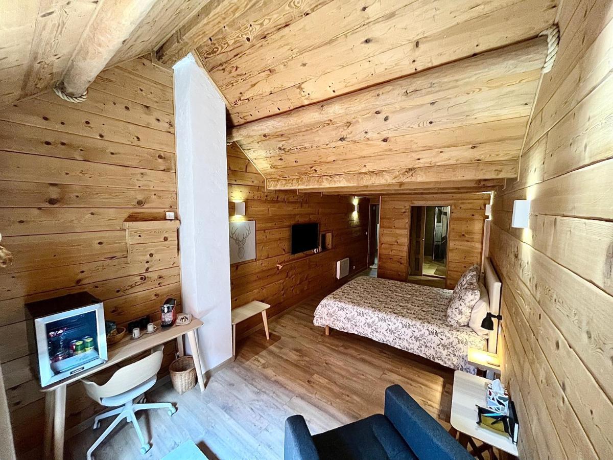 Suite "Chalet" Dans Maison De Village La Brigue Exterior photo